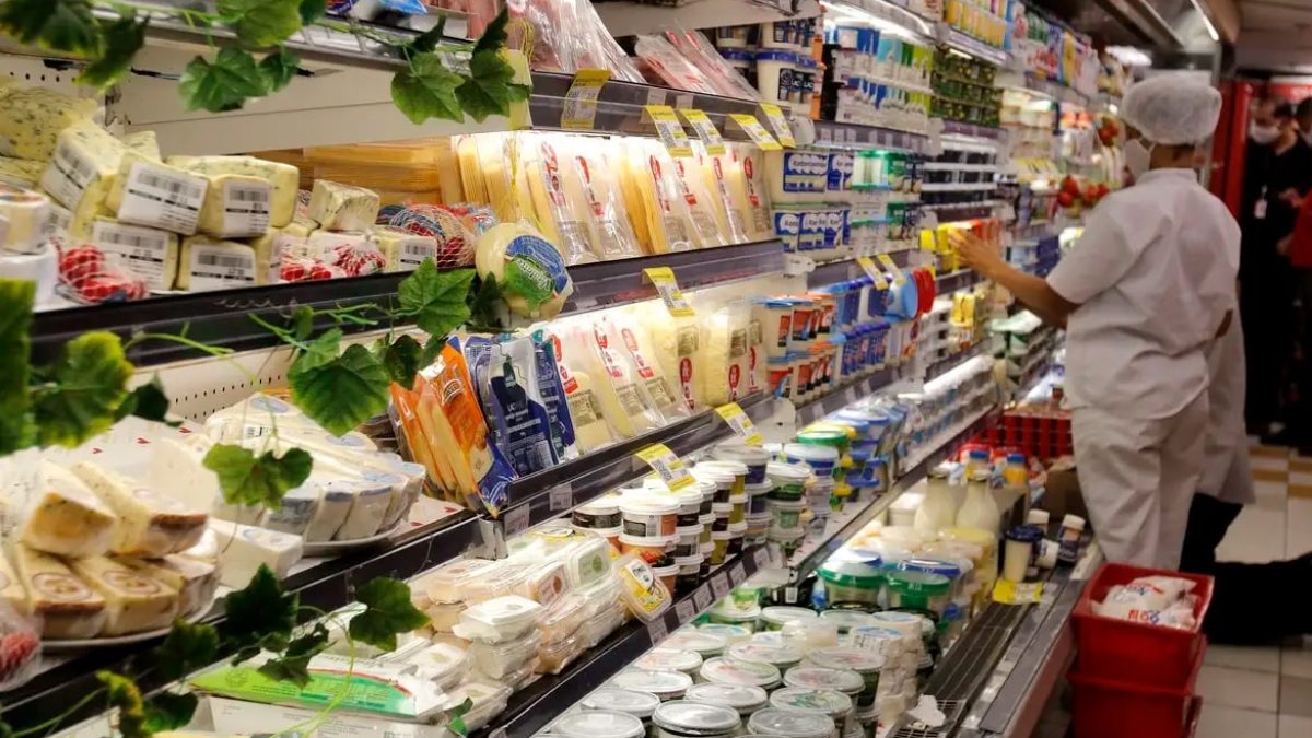 Fim da escala 6×1 pode reduzir turnover, abrir novas vagas e acelerar a automação