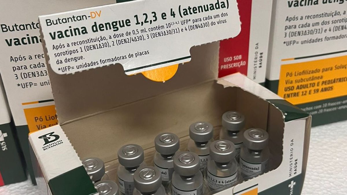 Saúde suspende vacina contra dengue do Butantan após reações graves; 42 pessoas apresentaram sintomas