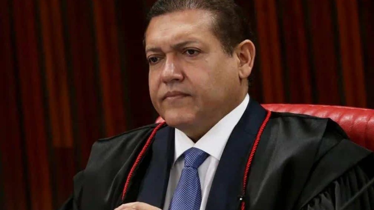 Kassio Nunes Marques suspende pesquisa e gera debate sobre liberdade de informação