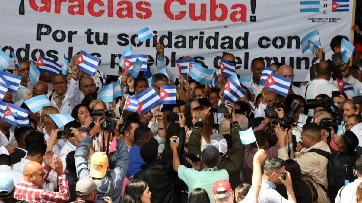 Pressão dos EUA leva países a romperem com missões médicas cubanas