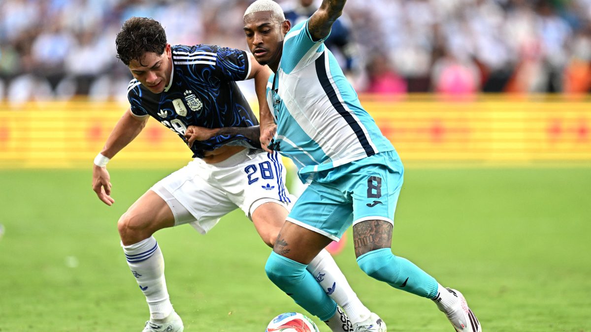 Na Copa com a Argentina, Giay se reapresentará ao Palmeiras após o restante do elenco