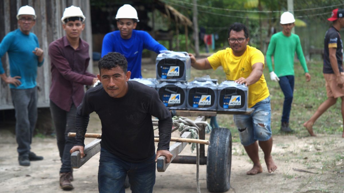Comunidades na Amazônia geram própria energia após promessas não cumpridas de Belo Monte