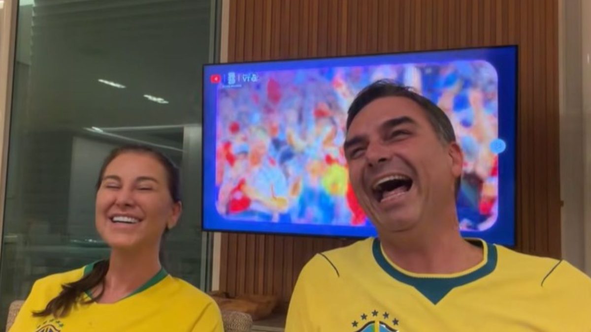 Após críticas de Michelle, Flávio faz live, mas não a cita diretamente: ‘Hoje, nada me aborrece’