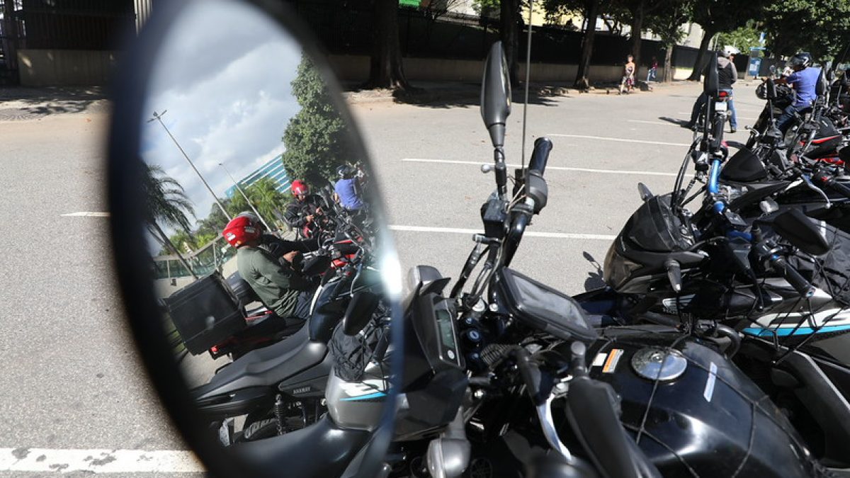 Prefeitura do Rio lança hub de inteligência artificial para saúde com parcerias da Fiocruz e PUC-Rio