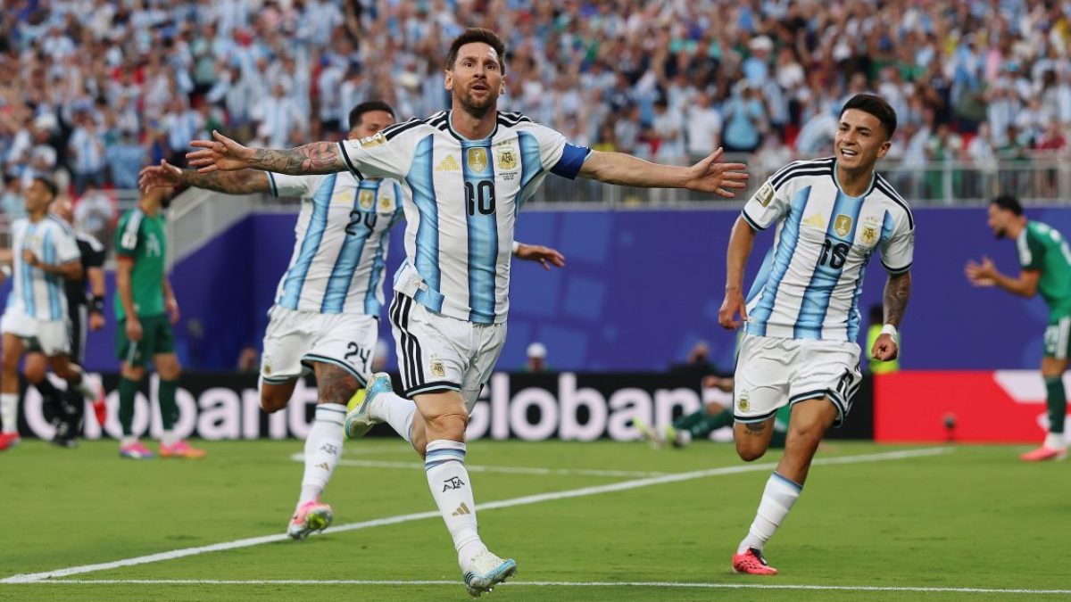 Messi marca golaço e iguala Mbappé em gols na Copa do Mundo de 2026