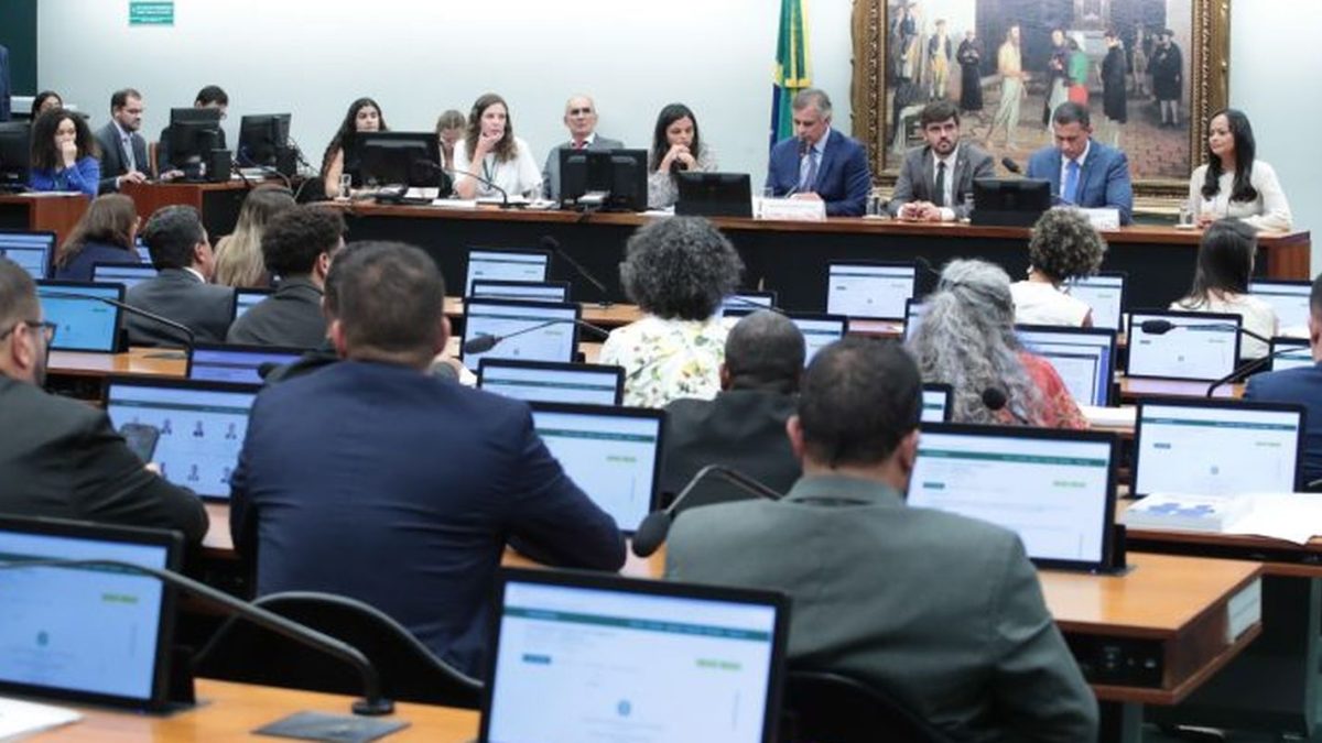 Comissão da Câmara vota nesta terça proposta de redução da maioridade penal para 16 anos