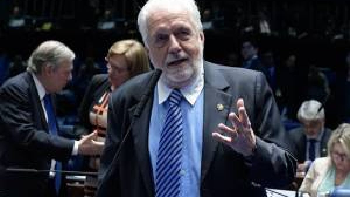 Defesa de Jaques Wagner pede ao STF anulação de busca e apreensão