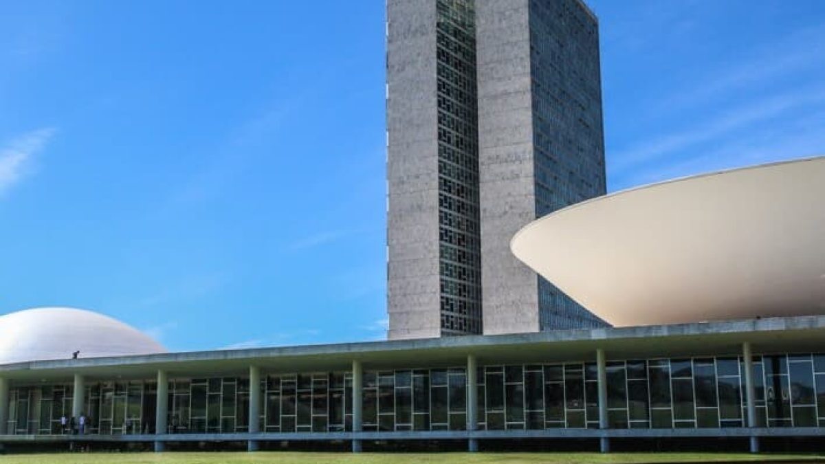 Congresso prorroga por 60 dias MP de crédito para renovação de frota