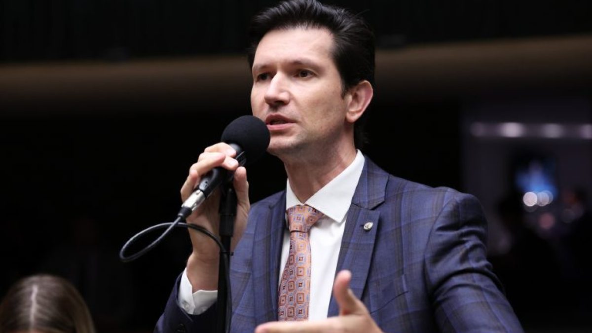 Comissão aprova remarcação gratuita de voo para candidato de concurso em caso de mudança de data
