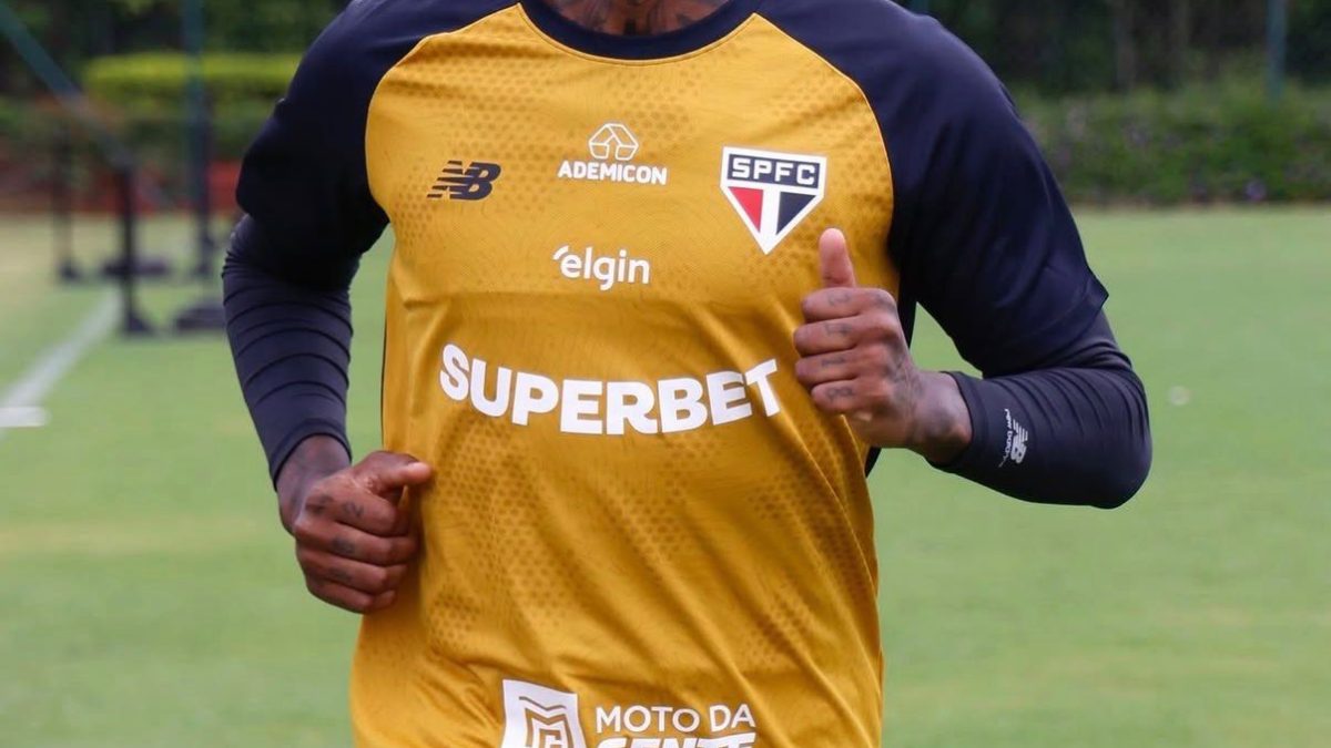 São Paulo anuncia retorno de Arboleda ao elenco