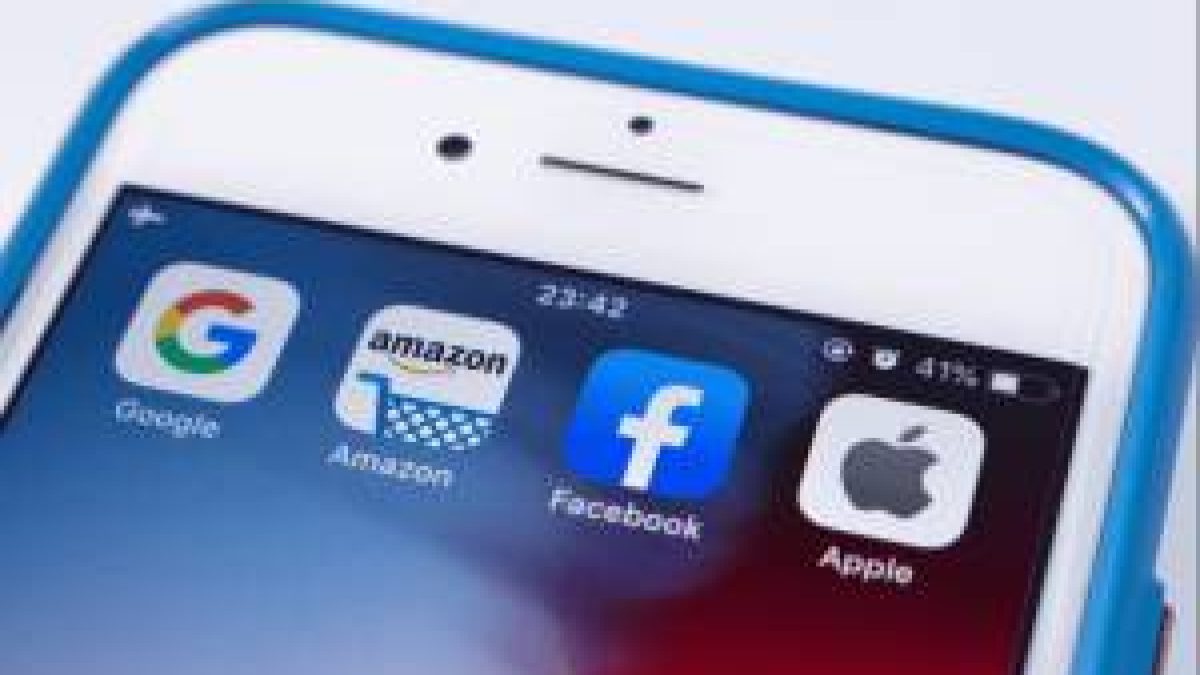 Fuga de capital estrangeiro e apetite por 'big techs' pressionam o real em maio