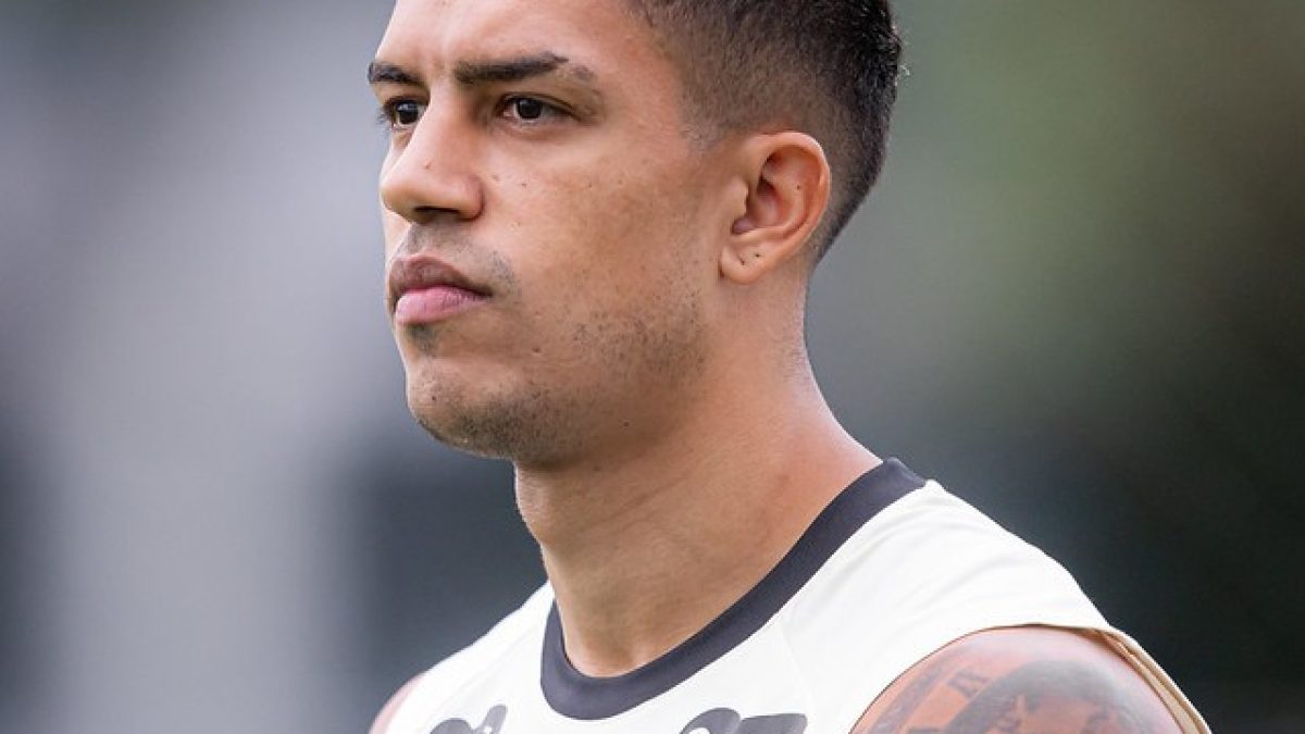 Santos planeja reforçar laterais na próxima janela de transferências