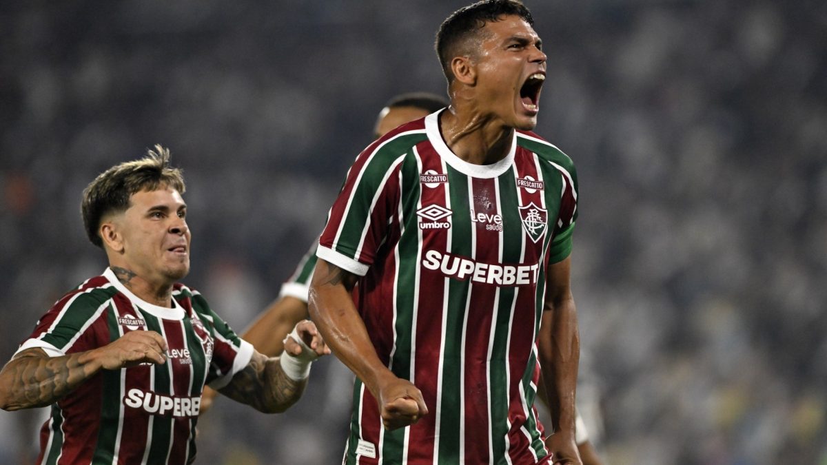 Bastidores: contratação de Thiago Silva teve lobby de Hulk, paciência nas férias e rápida reviravolta