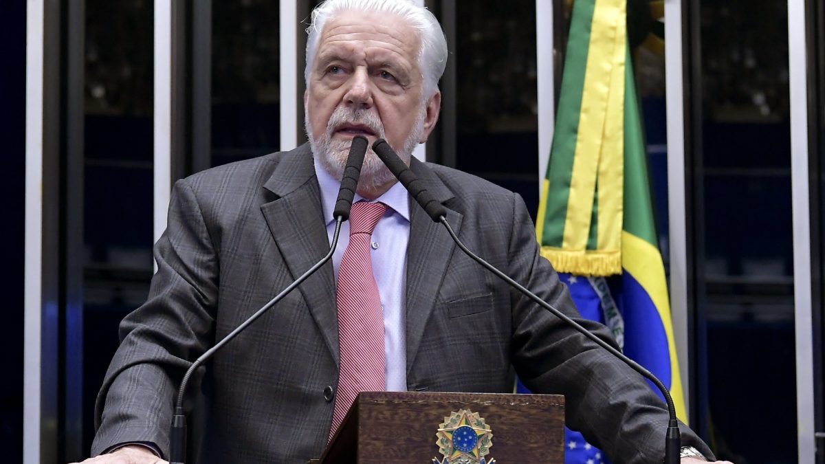 Aliados de Lula articulam saída de Jaques Wagner da liderança do governo no Senado