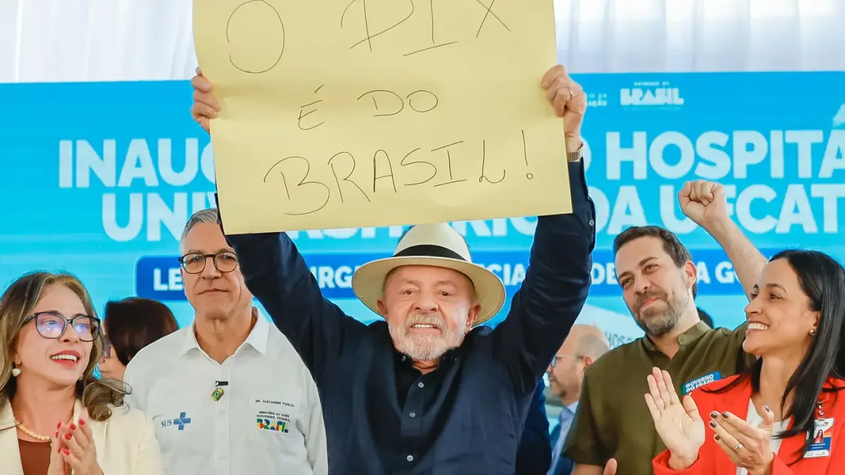 Lula defende Pix e critica ataque dos EUA ao sistema brasileiro