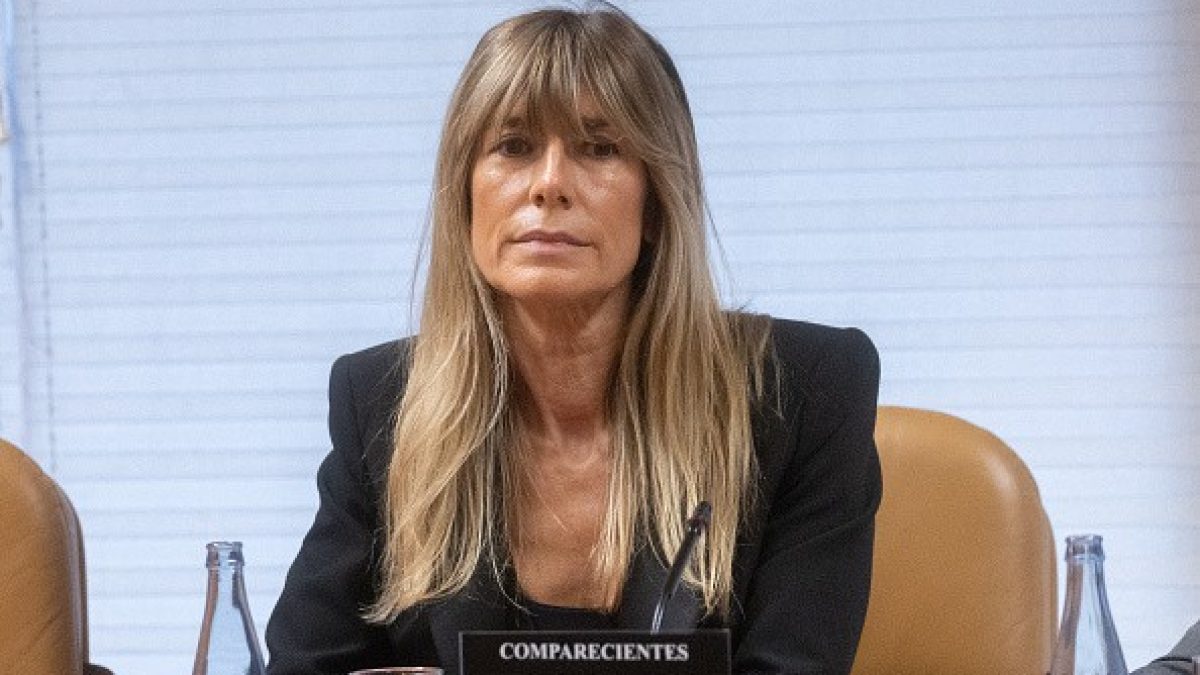 Esposa do premiê da Espanha vira ré por corrupção e tem passaporte retido; entenda
