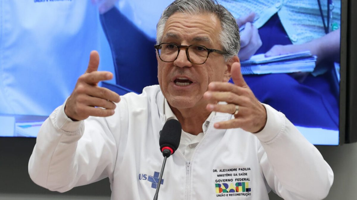 Vacinação contra dengue com imunizante do Butantan é suspensa após duas mortes suspeitas