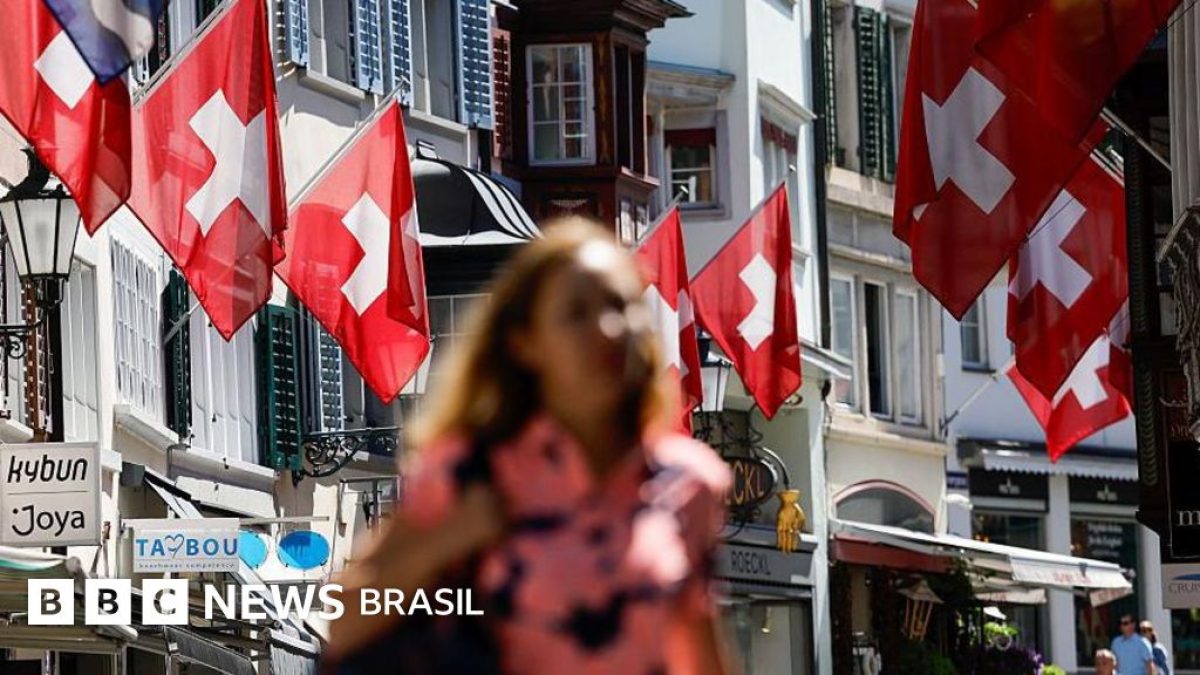 Suíça rejeita limite populacional de 10 milhões em referendo