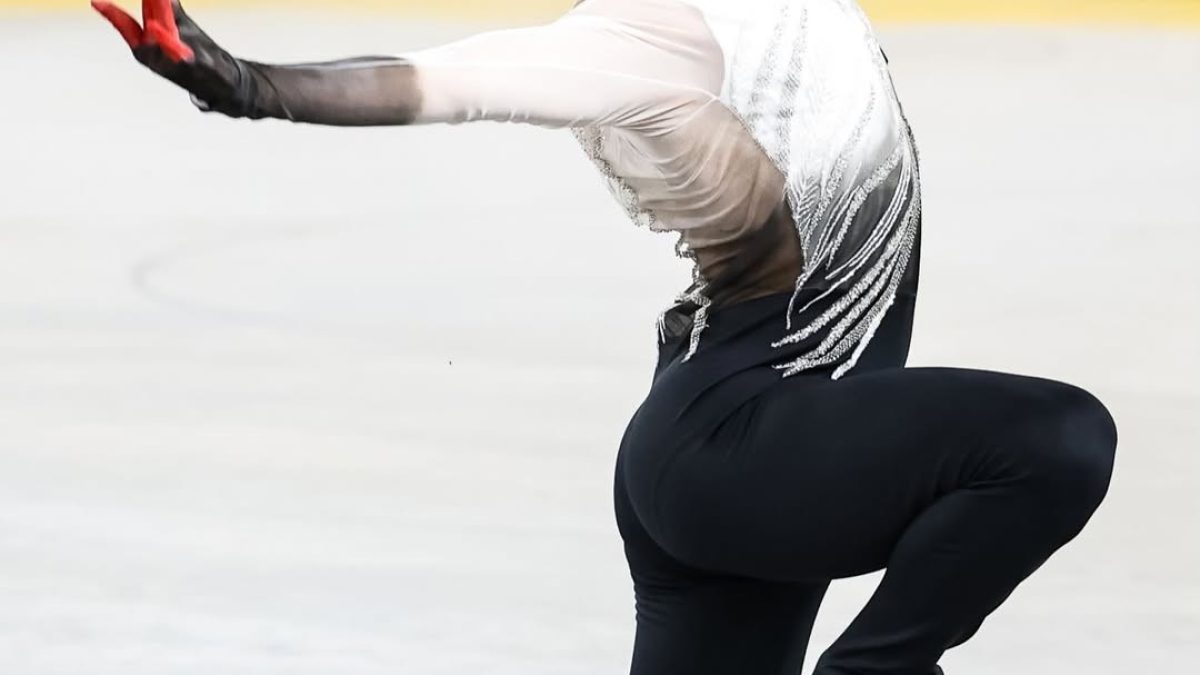 Brasileiro Felipe Bueno conquista bronze na Copa do Mundo de patinação artística