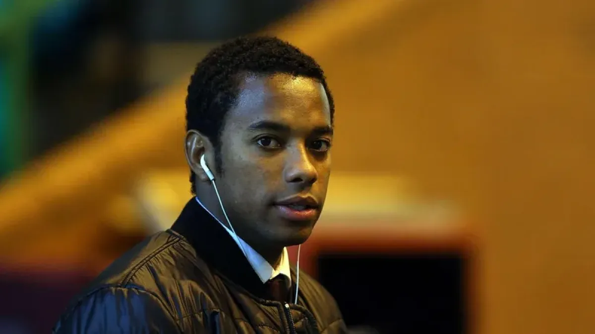 Defesa de Robinho pede ao STF que retire classificação de crime hediondo da condenação