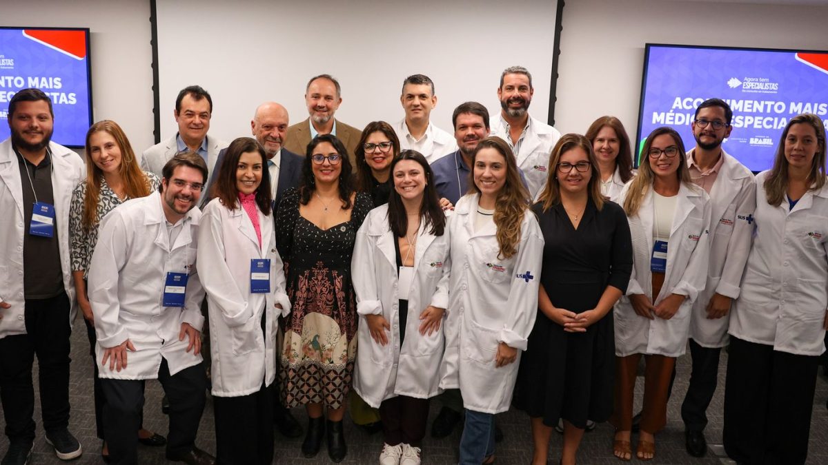 Rio de Janeiro recebe 50 médicos do Projeto Mais Médicos Especialistas
