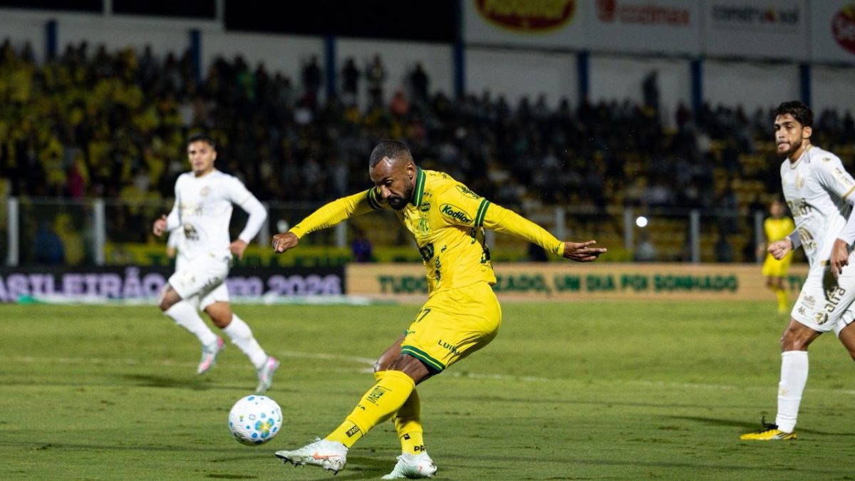 Vila Nova negocia a contratação de Everton Galdino, que estava no Mirassol
