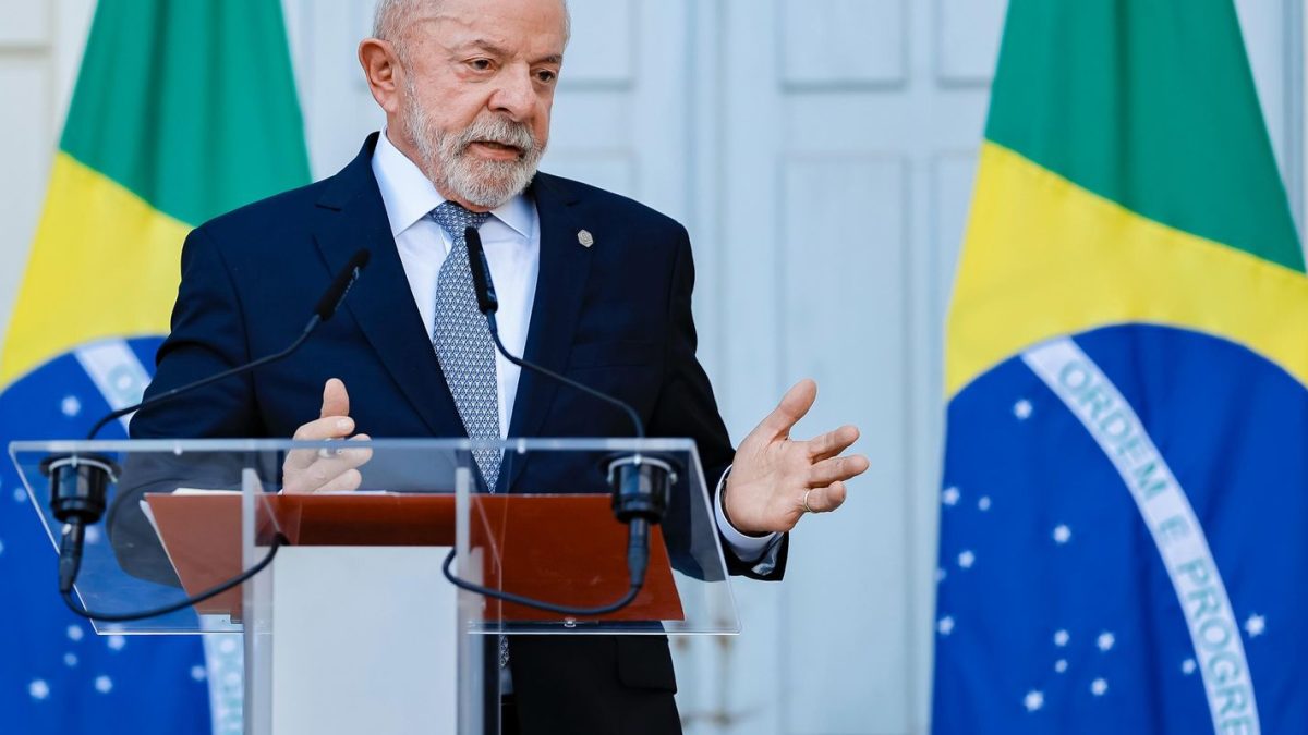 Lula a Trump: 'Não se meta nas eleições no Brasil' após fala sobre perigo político