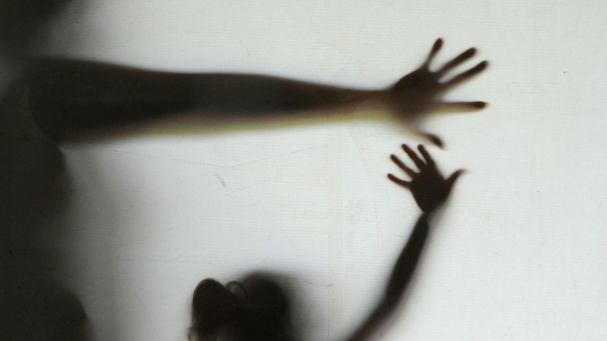 Polícia de MG investiga denúncia de estupro coletivo contra adolescente de 17 anos em Contagem