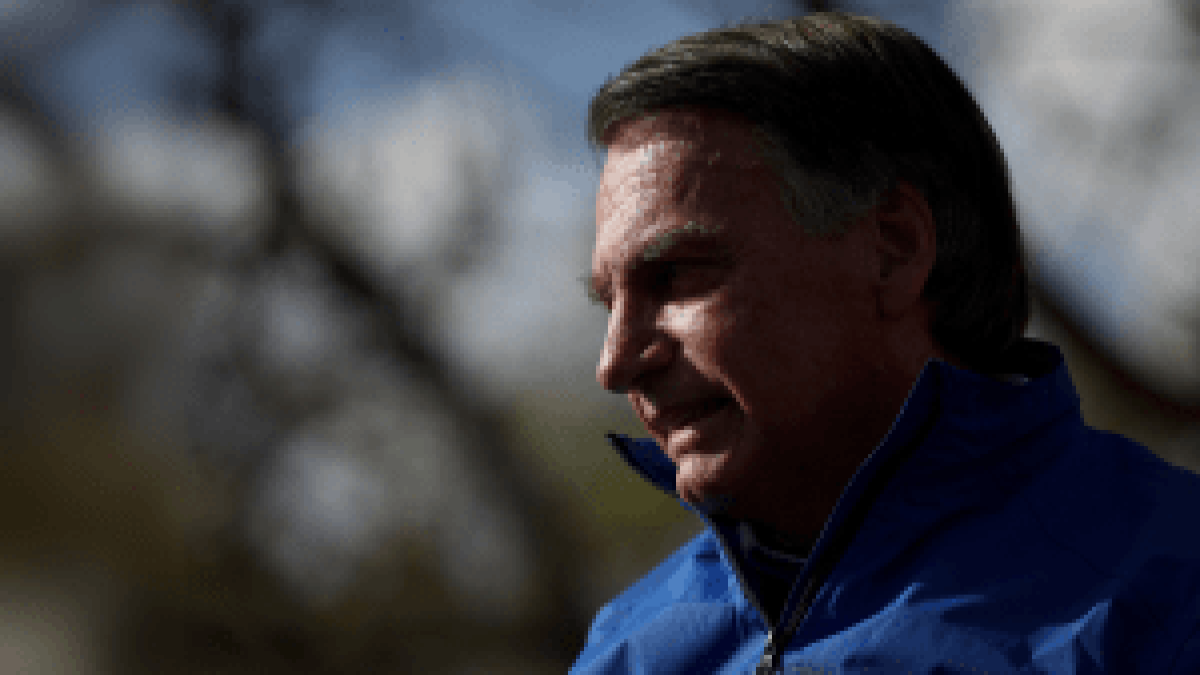 Defesa de Bolsonaro cita casos de Collor e idoso do 8/1 para prorrogar domiciliar