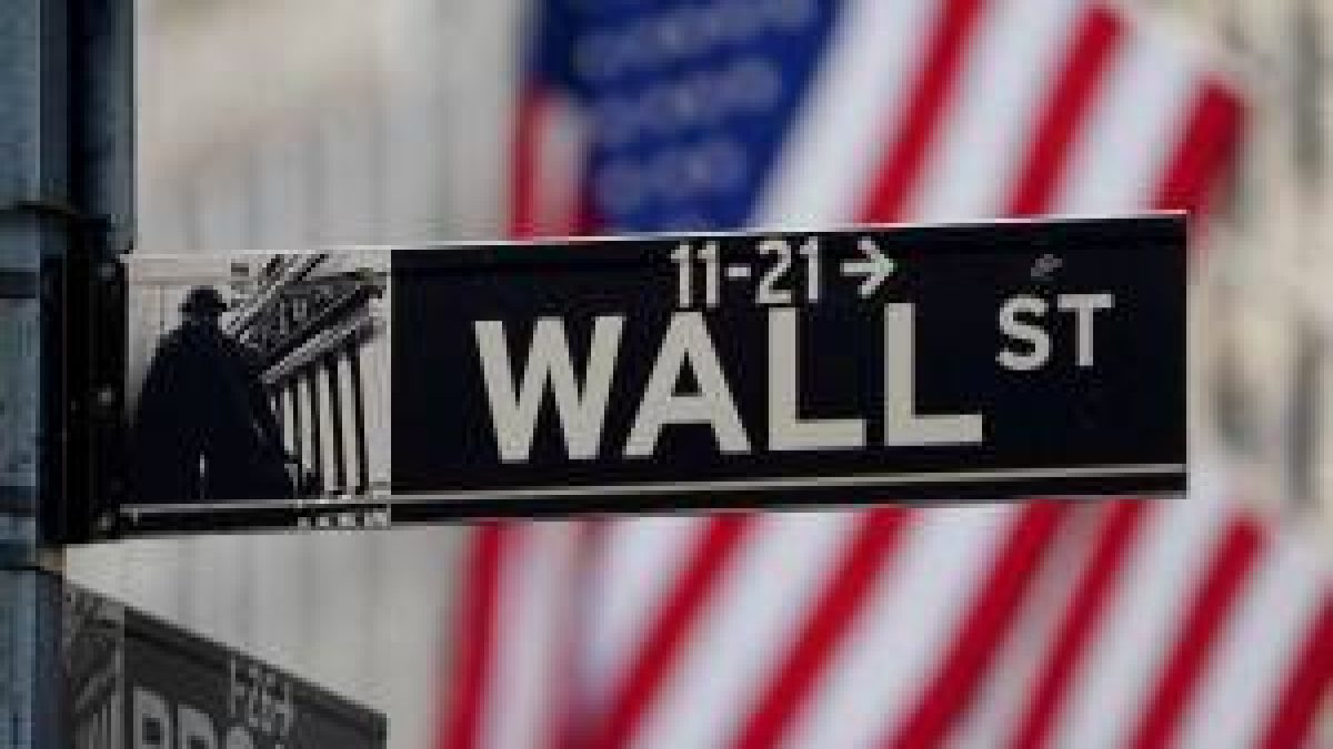 Bolsas de NY caem; Nasdaq e S&P 500 são penalizados por forte venda em techs
