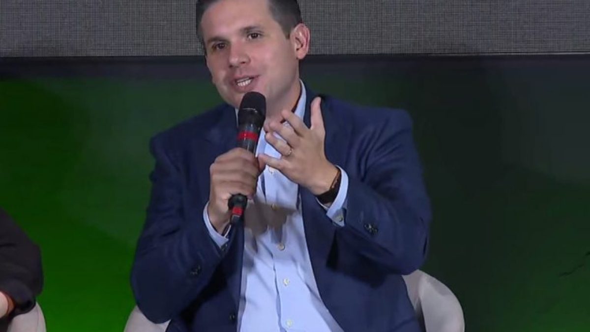 Motta fixa prazo para votar regulamentação da inteligência artificial até o fim de junho