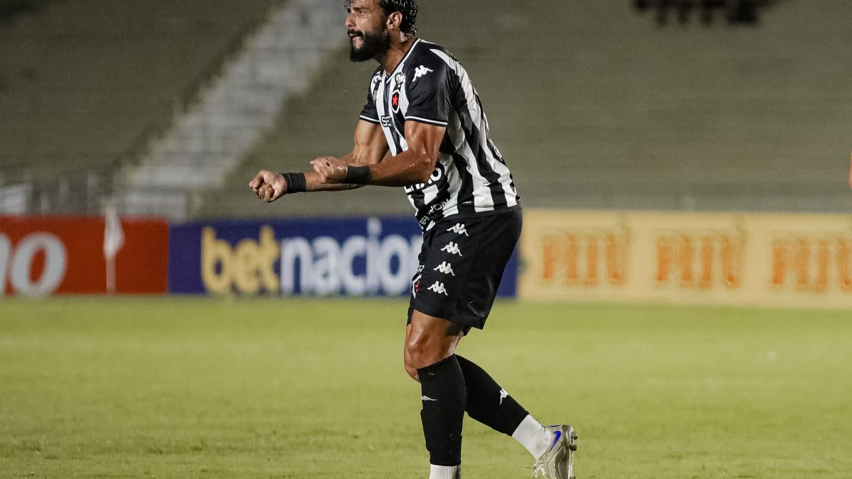 Henrique Dourado recupera titularidade no Botafogo-PB com Marcelo Fernandes