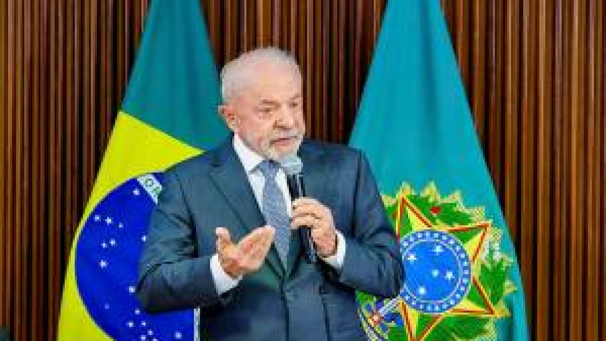 Lula anuncia Serasa dos celulares roubados e pede para a população devolver aparelhos