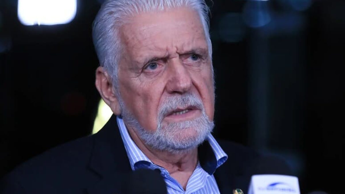 Jaques Wagner deixa liderança do governo no Senado após operação da PF