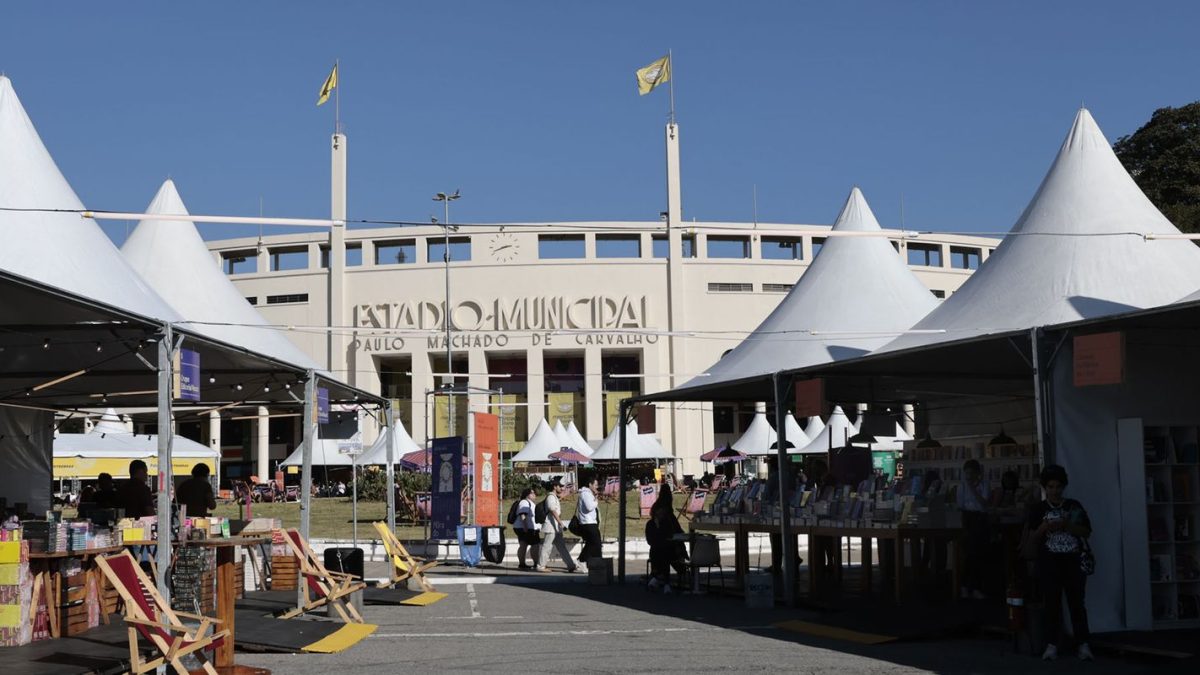 Feriado de Corpus Christi em SP tem programação gratuita na Feira do Livro do Pacaembu