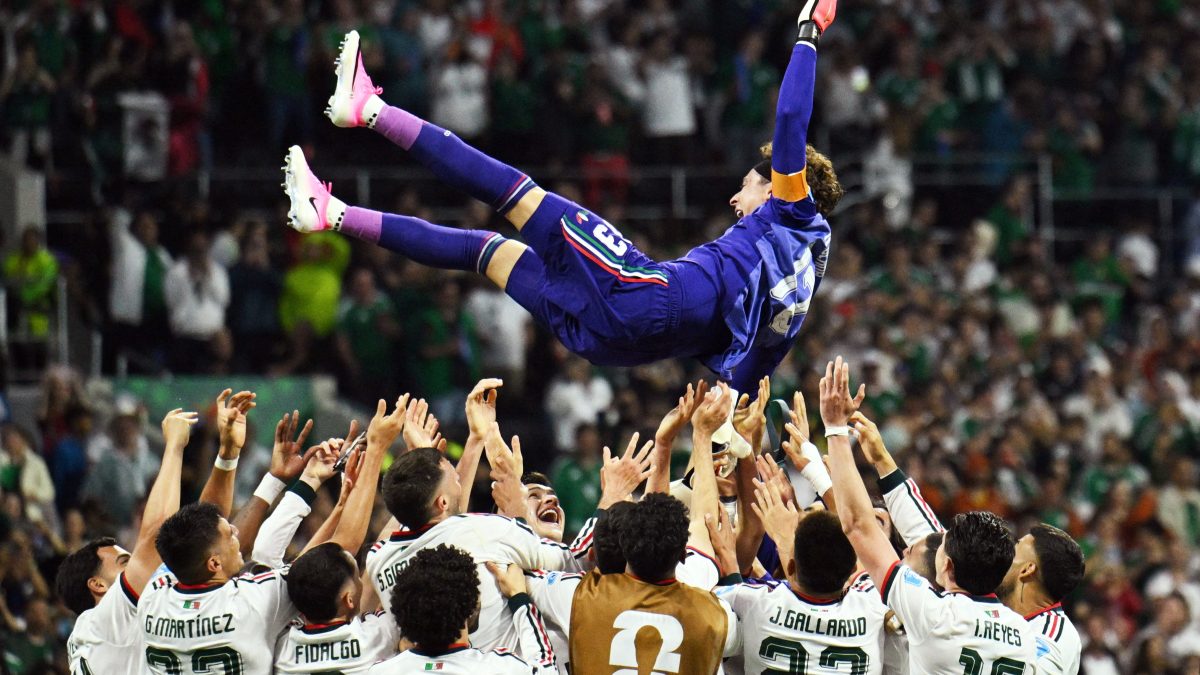Campanha perfeita, homenagem a ídolo e festa em casa: México tem primeira fase dos sonhos na Copa