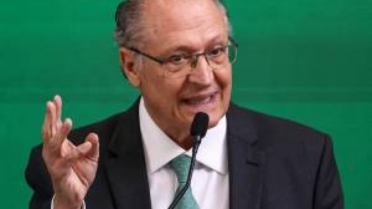Alckmin: Brasil tem vantagem comparativa na descarbonização da aviação