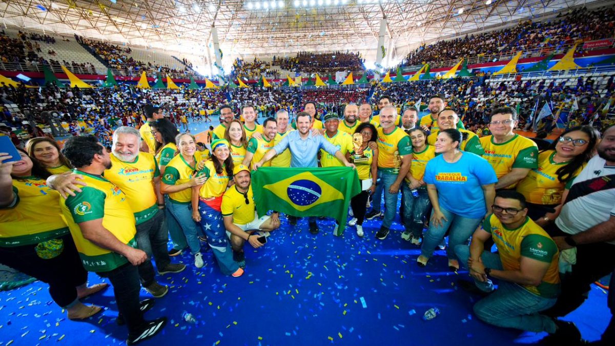 Prefeito de Manaus abre 27ª Municipíadas com 20 mil estudantes e ex-jogadores da seleção de 1994