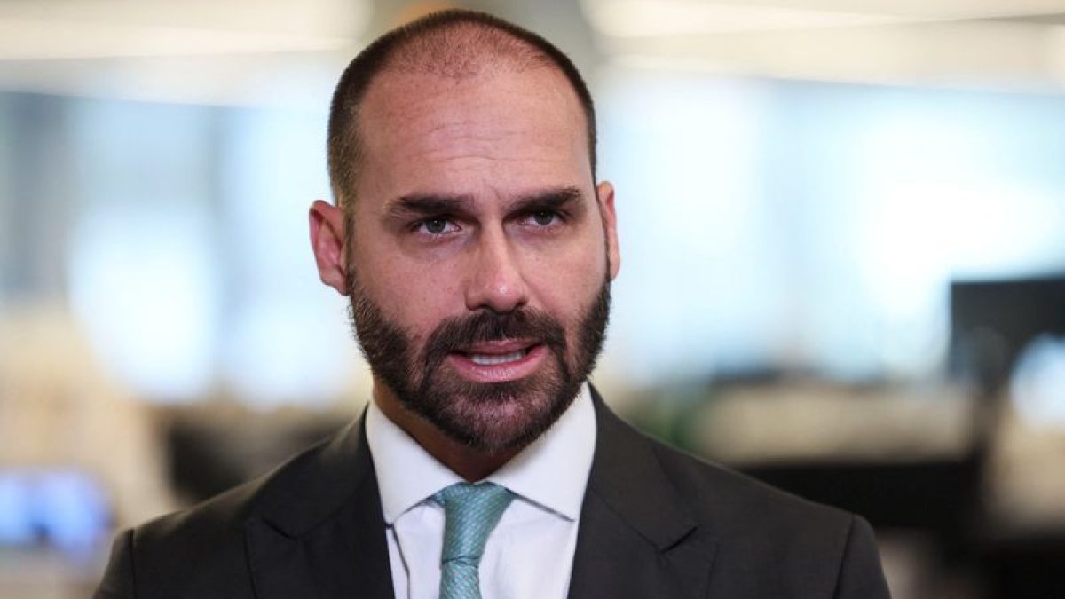 Eduardo Bolsonaro critica condenação do STF e afirma que sentença é nula