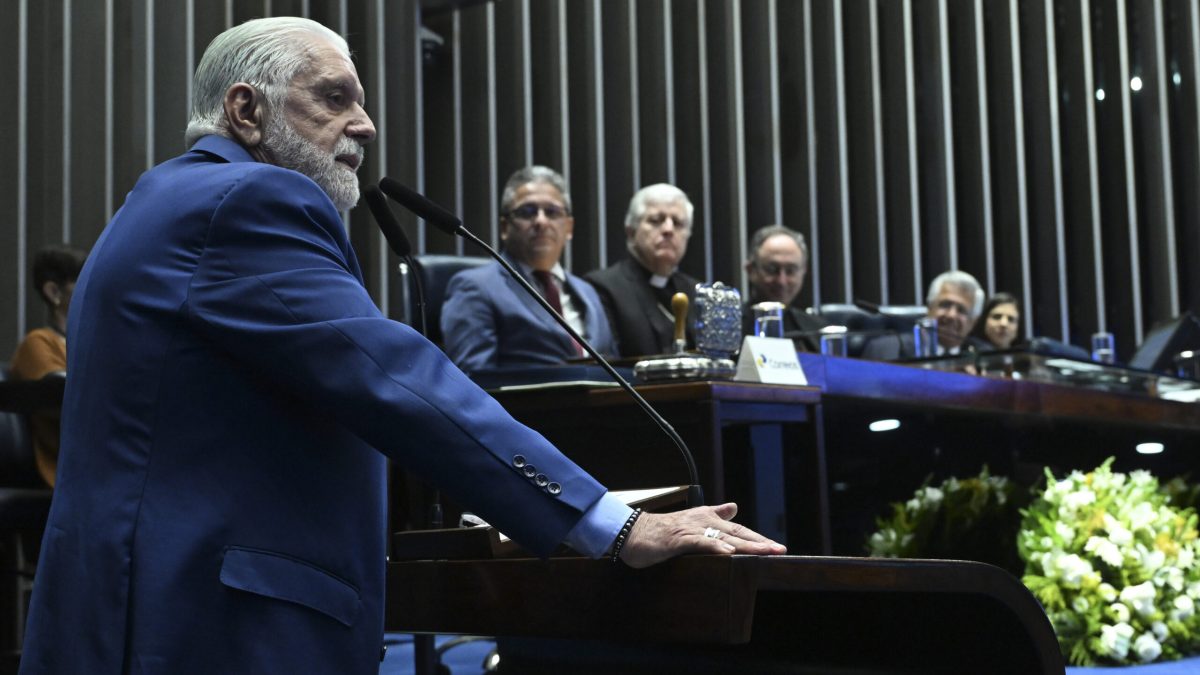 PF aponta que ex-sócio do Banco Master emprestou avião e pagou camarote a Jaques Wagner