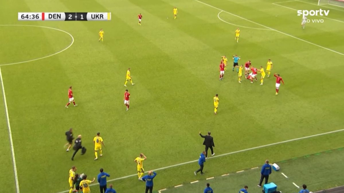 Eriksen passa mal em campo e amistoso Dinamarca x Ucrânia é encerrado