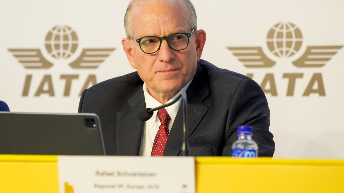 Novo sistema de fronteiras da UE gera filas e preocupa companhias aéreas