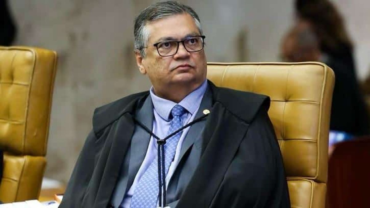 Flávio Dino mantém remoção de vídeo ofensivo de vereador de Manaus