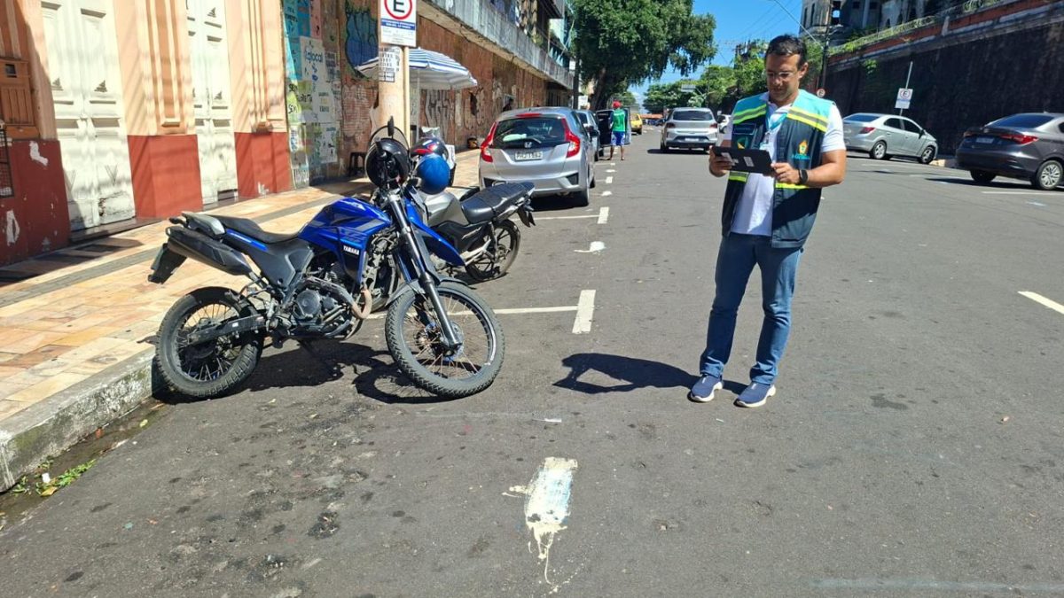 Ageman notifica concessionária da Zona Azul por falta de placas em vagas para PcDs e idosos