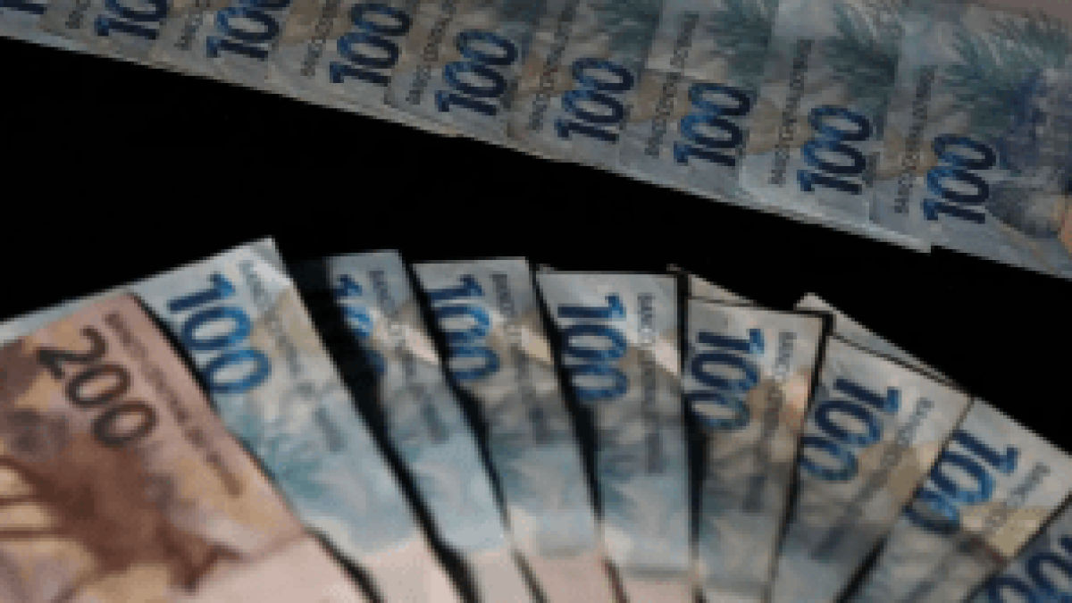 Taxas de DIs reduzem perdas após falas de dirigentes do BC; entenda