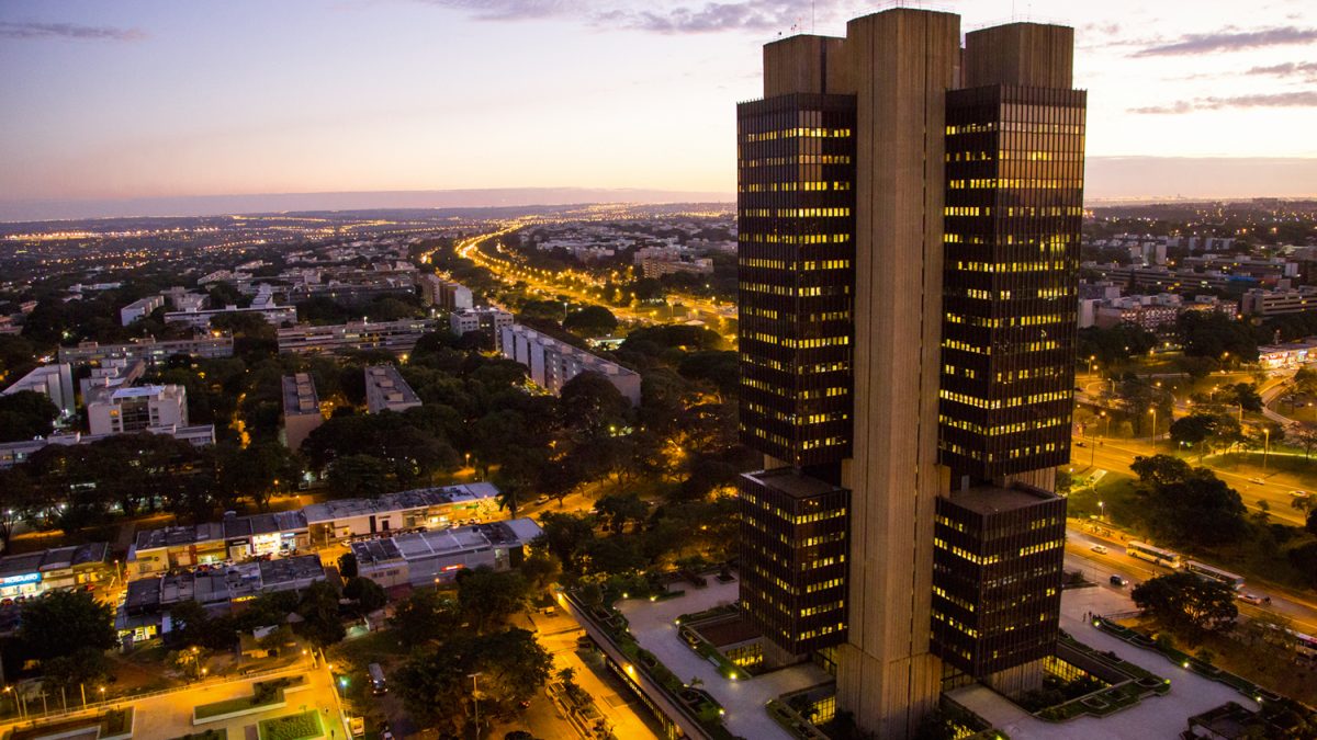 Inflação global chegou e efeitos deverão persistir na economia, diz BC