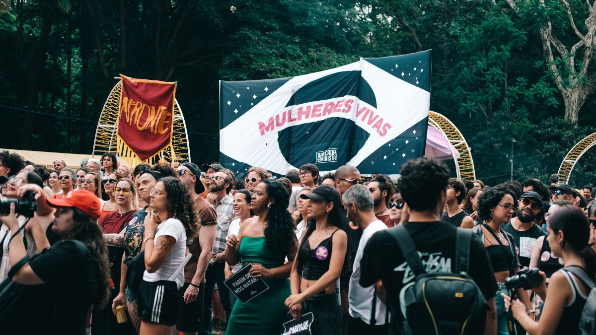 A ofensiva digital para emplacar projeto que equipara misoginia ao racismo
