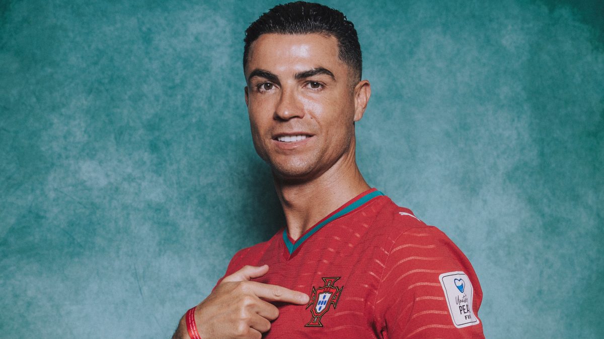 A reação inesperada de Cristiano Ronaldo ao citarem Messi em coletiva na Copa