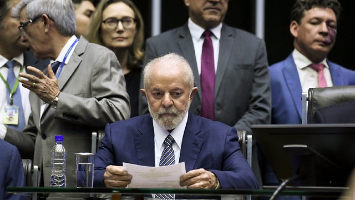 Governo Lula ameaça retaliar EUA, mas especialistas alertam para riscos à economia brasileira