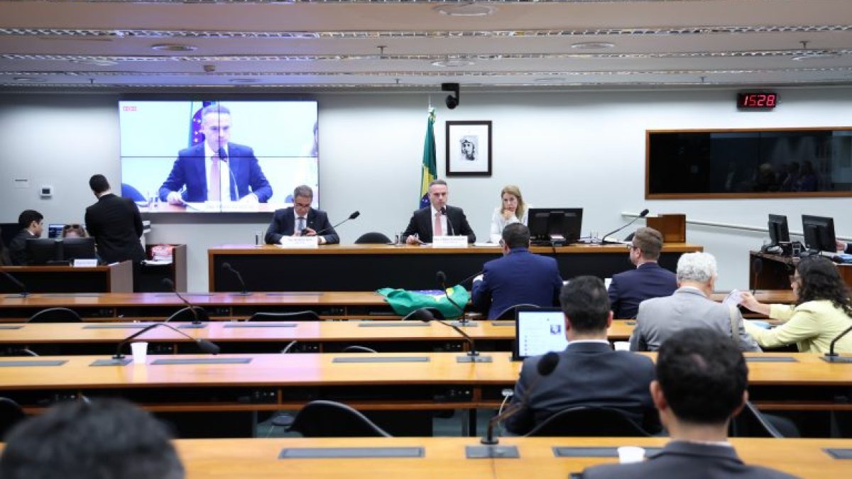 Conselho de Ética adia votação de representação contra deputado Marcos Pollon para quarta-feira